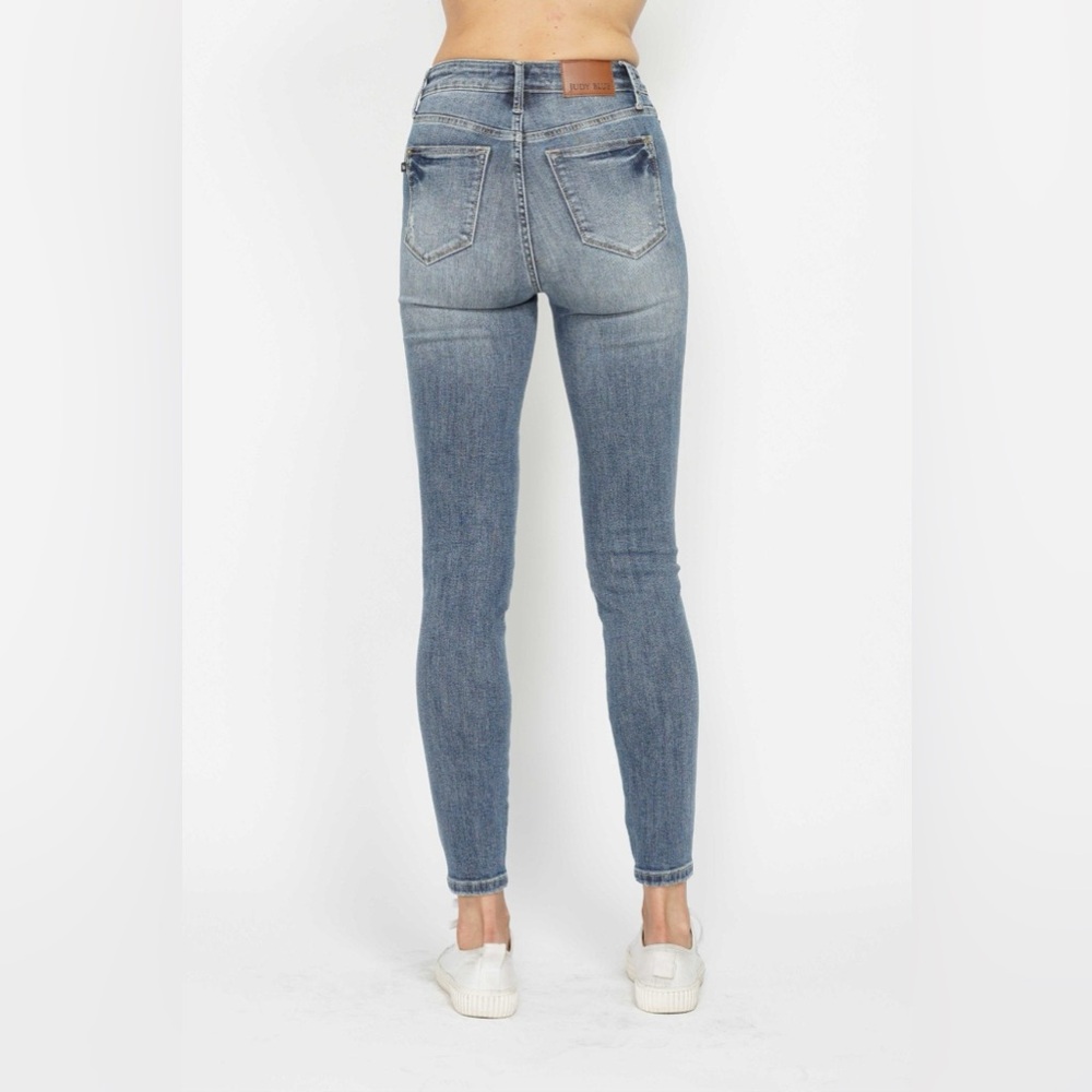 Judy Blue Full Size Tummy Control Contrast Wash Skinny Jeans - Picture 2 of 7